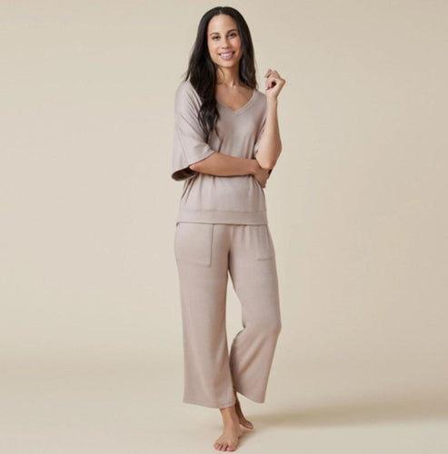 Dream Relaxed V-neck with Capri Lounge Set - Coco