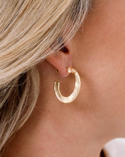 Load image into Gallery viewer, Susan Shaw Small Hammered Hoop Earrings