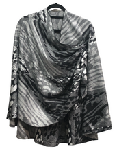 Load image into Gallery viewer, Cashmere Reversible &quot;Buckle&quot; Shawl code:28